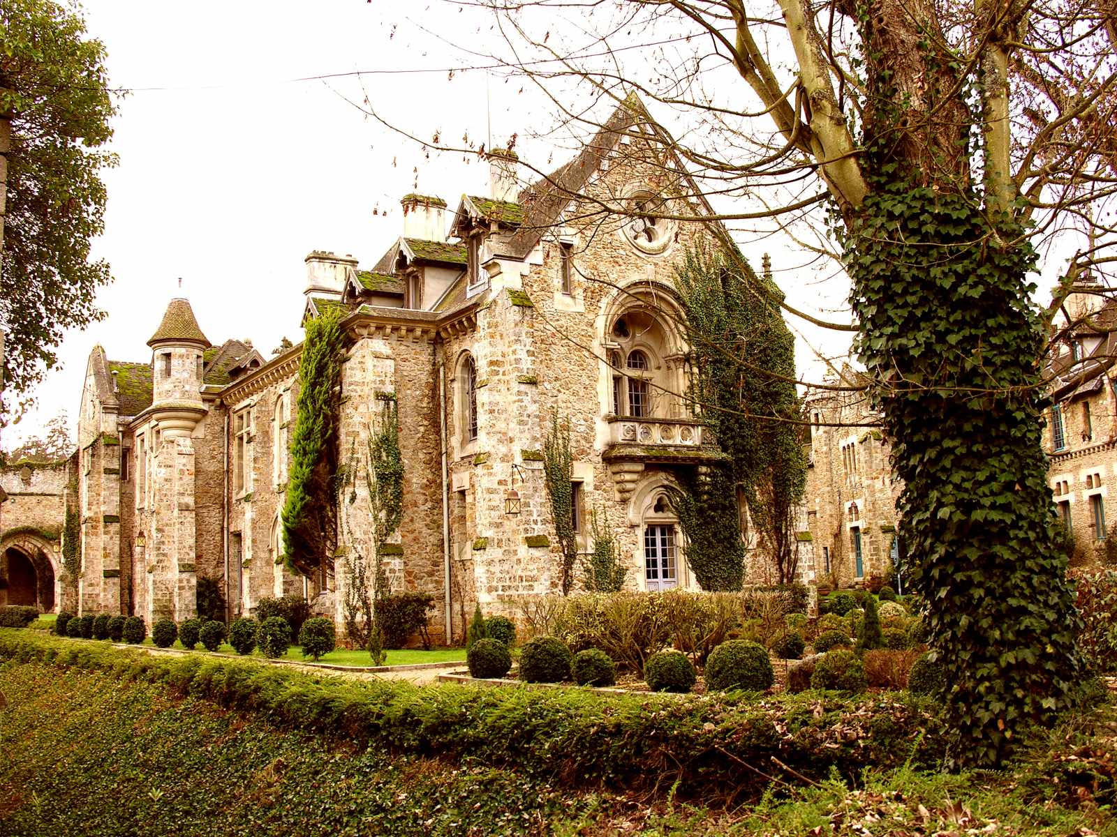 Vaux de Cernay abbey